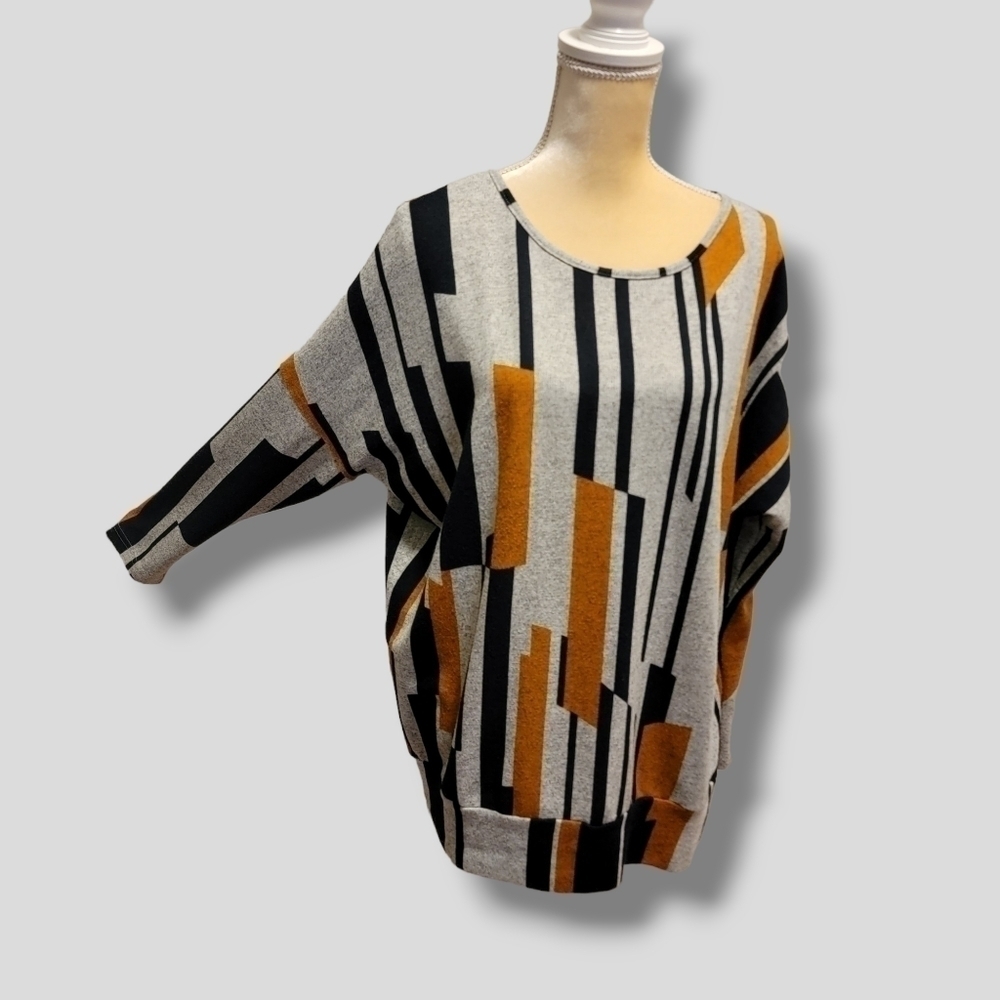 Papillon Geometric Sweater size Large T02